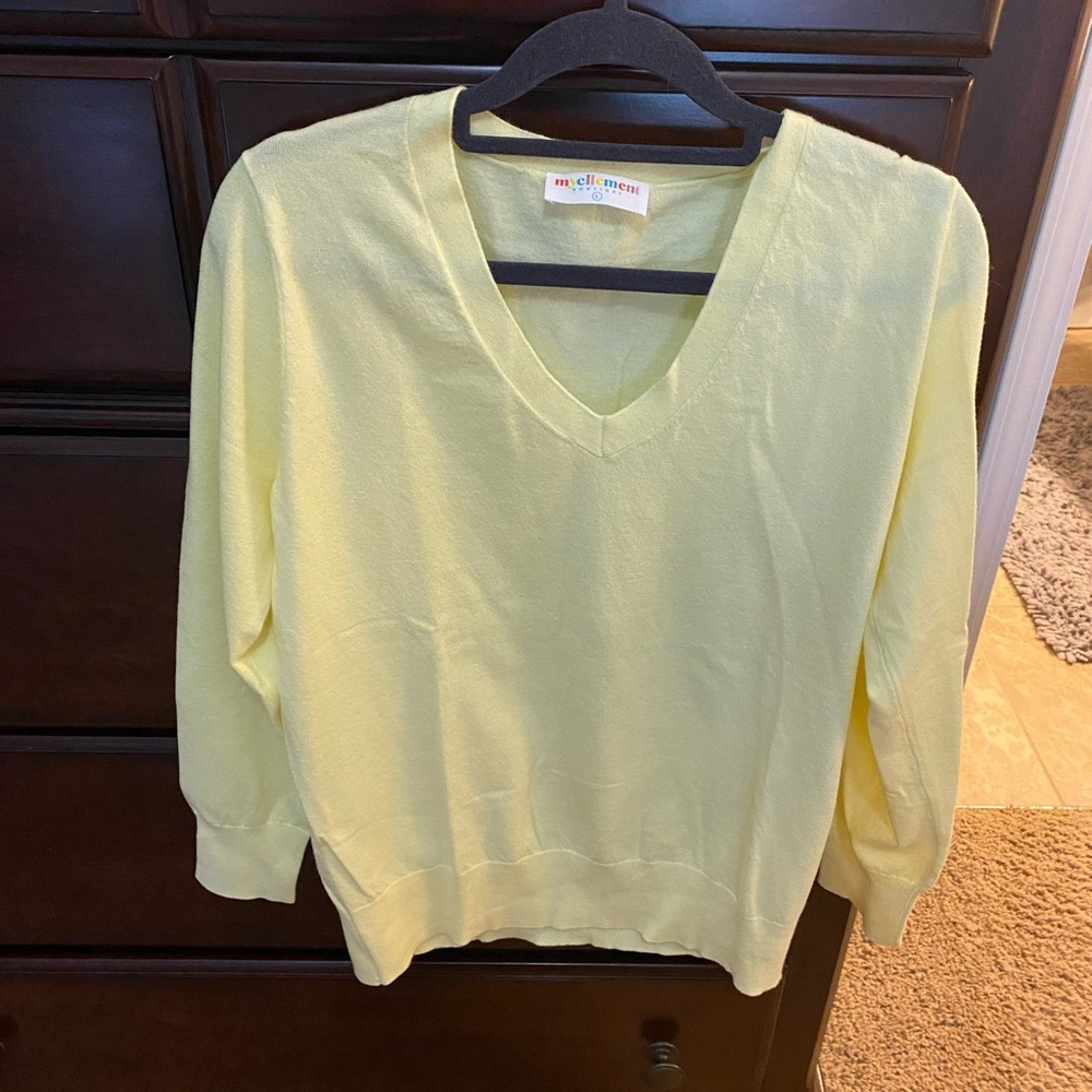 Women’s myellement acid Yellow V-Neck Sweater ❄️